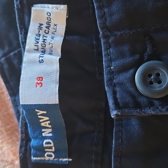 NWT, Old Navy Lived-in Straight Cargo Shorts - Picture 4 of 6